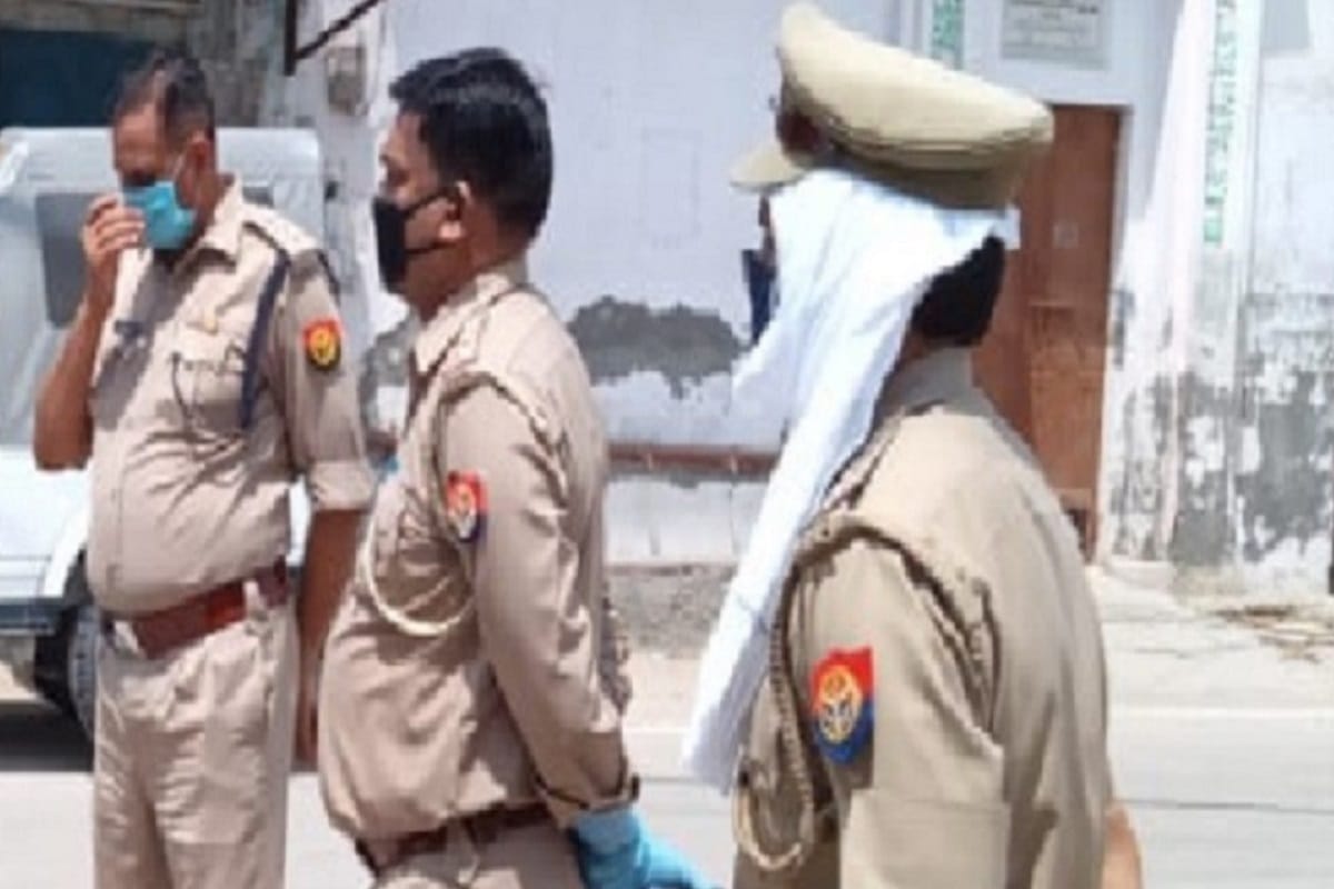 UP Crime News: Two accused have looted cash and jewelry in house of a trader in Saharanpur