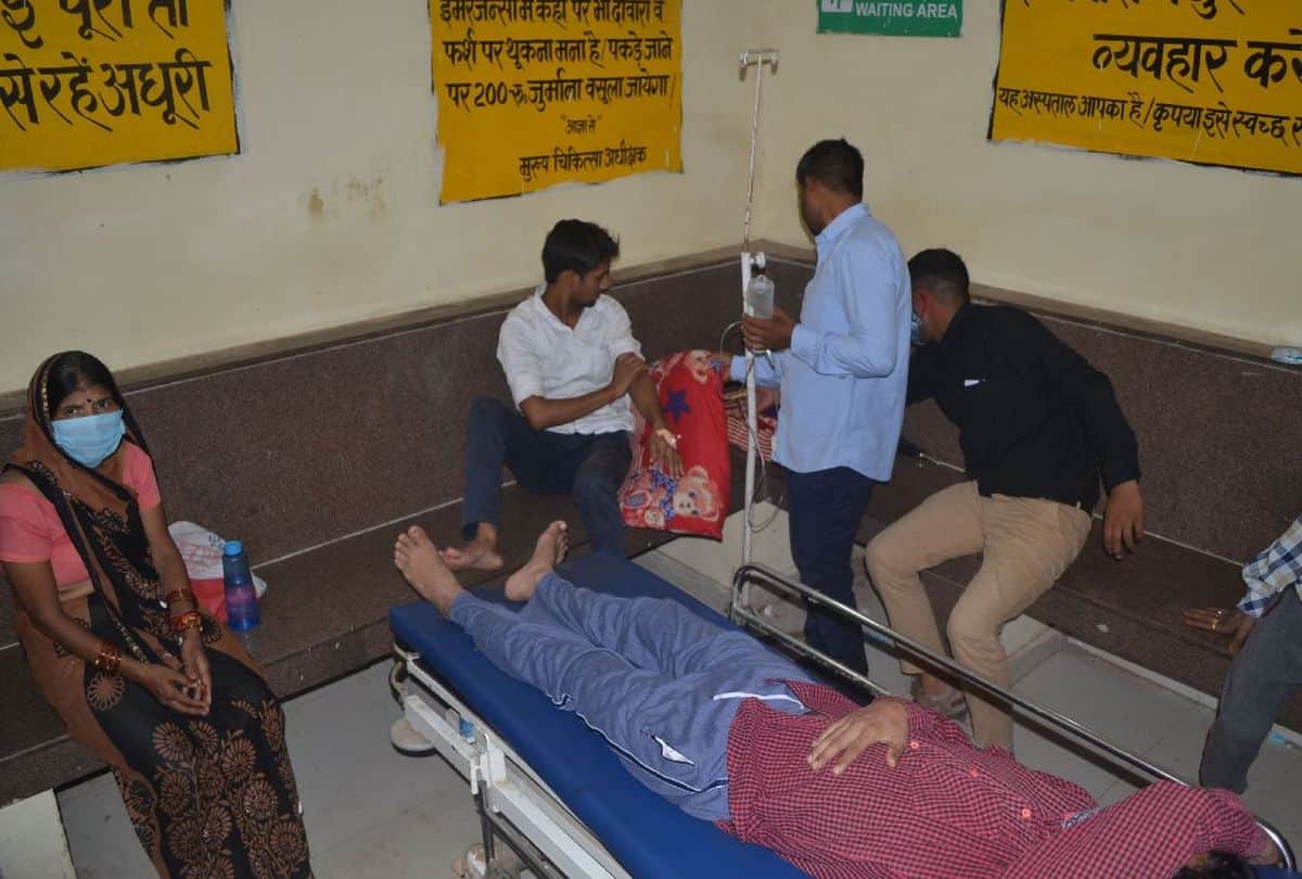 Fever Out Break In Firozabad Ad Heath Said Disease spread By Mosquitoes And Animals