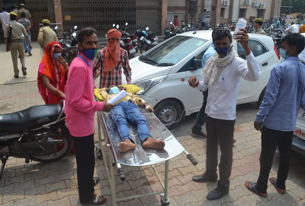 Fever Out Break In Firozabad Ad Heath Said Disease spread By Mosquitoes And Animals