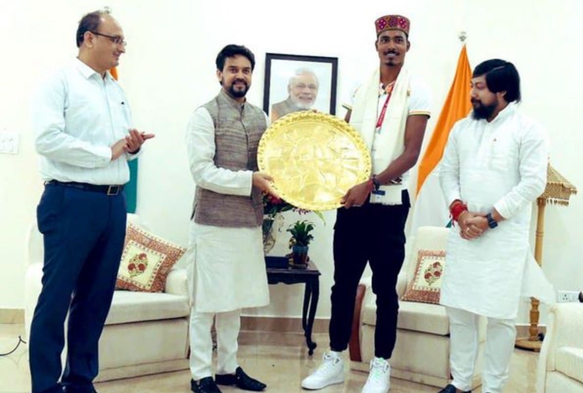 sports minister anurag thakur honoured tokyo paralympics 2020 silver medal winner Nishad Kumar