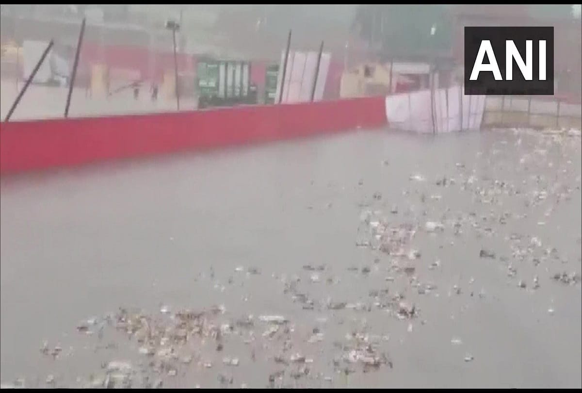 Jhansi: Water level suddenly increased after rain, 10 gates of Matatila Dam were opened at two feet