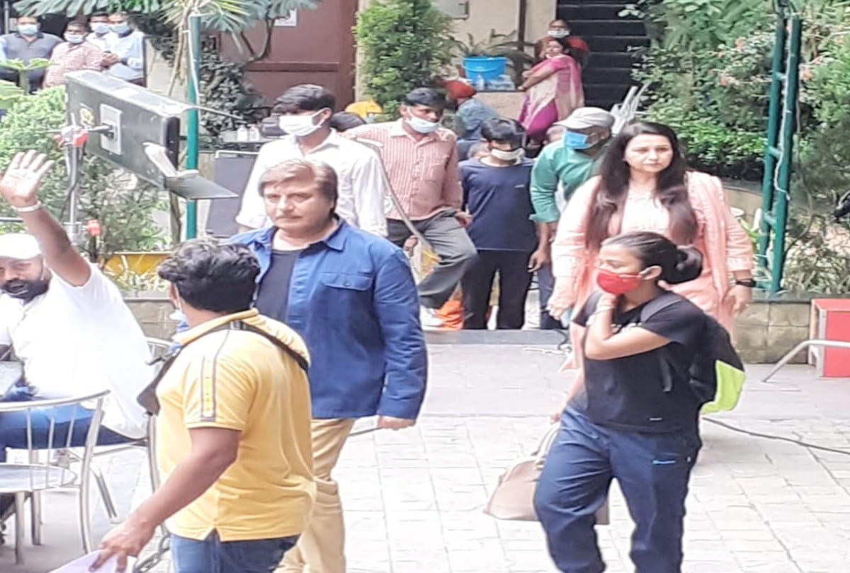 Film shooting: Poonam Dhillon's purse missing in Dharampur, Raj Babbar reached the police station