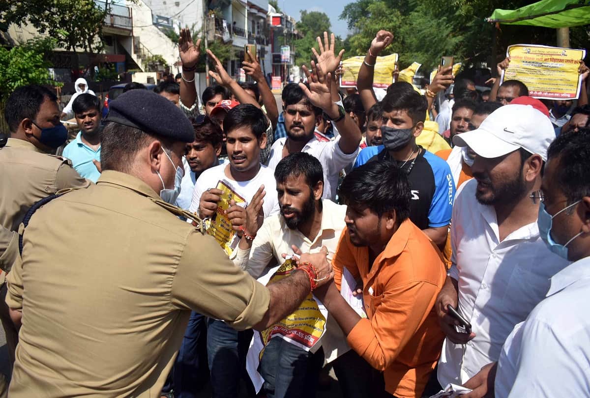 Prayagraj: Candidates demanding teacher recruitment clash with police