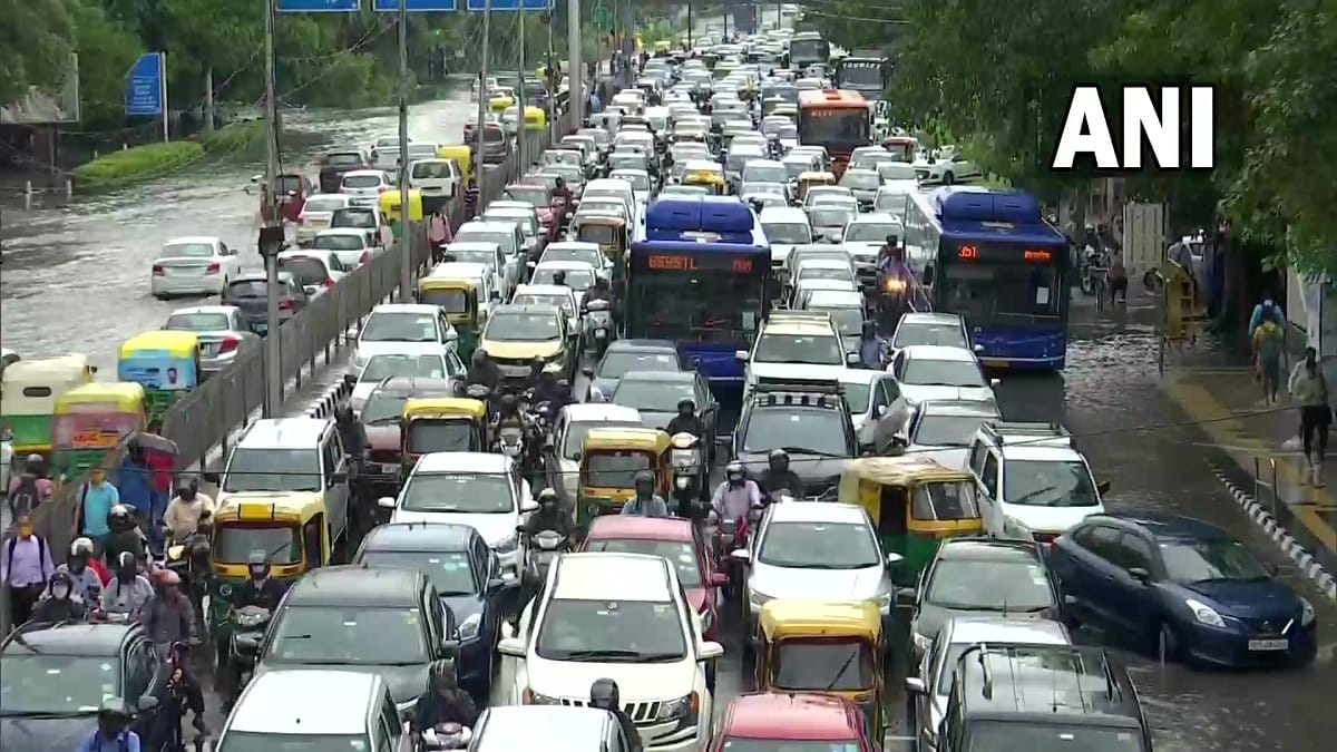 Memes on Delhi Rain: Users On Social Media Making Comments On Heavy Rain In Delhi Today
