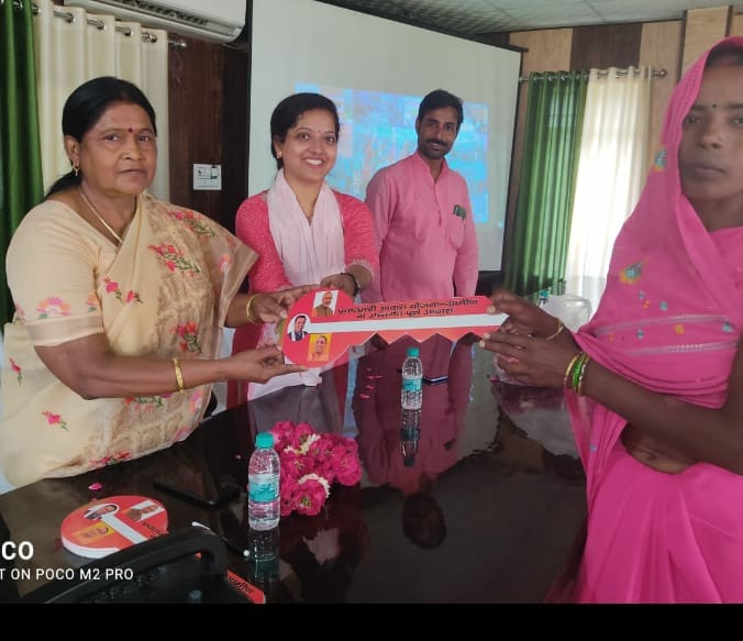 etawah news,290 beneficiaries got their house