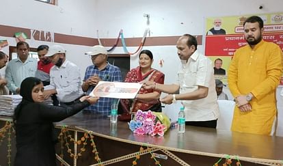MLA handed over keys of houses to 285 beneficiaries
