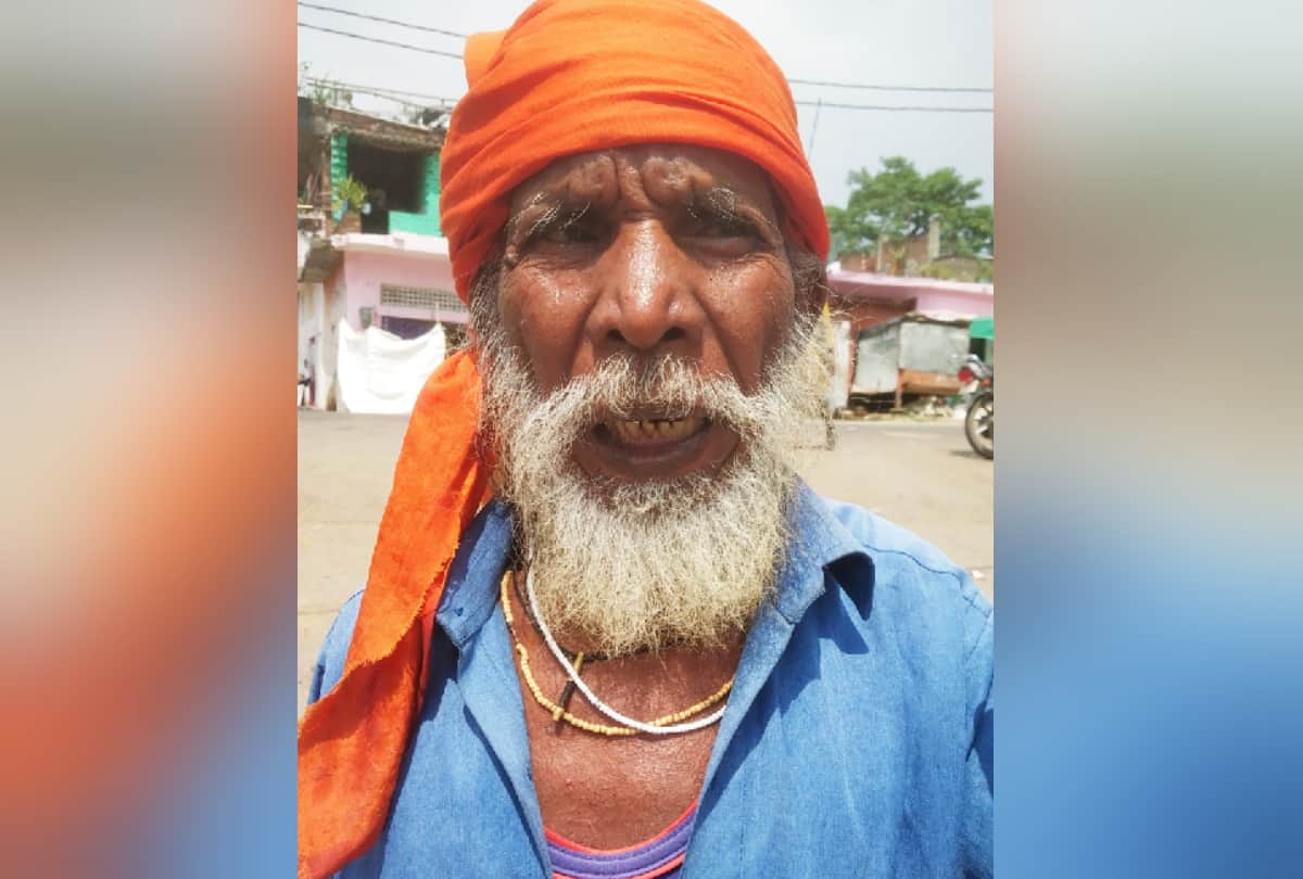 painful story of flood affected people in village surrounded by water for week due to floods in Gorakhpur