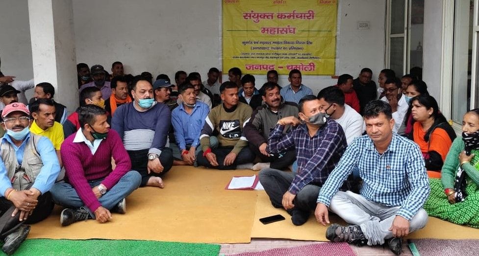 Operation of Auli ropeway and chair lift stalled for two hours