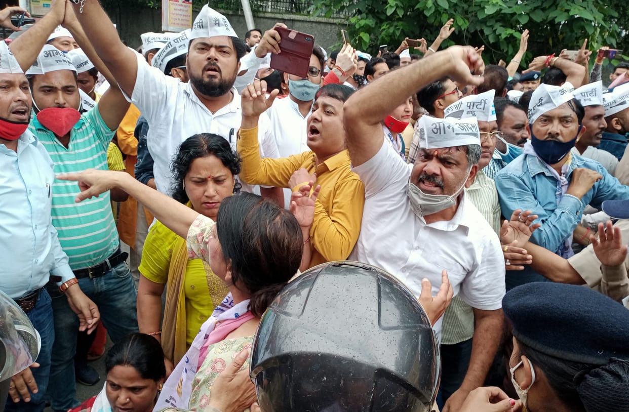 Aam Aadmi Party surrounded the official residence of PWD minister