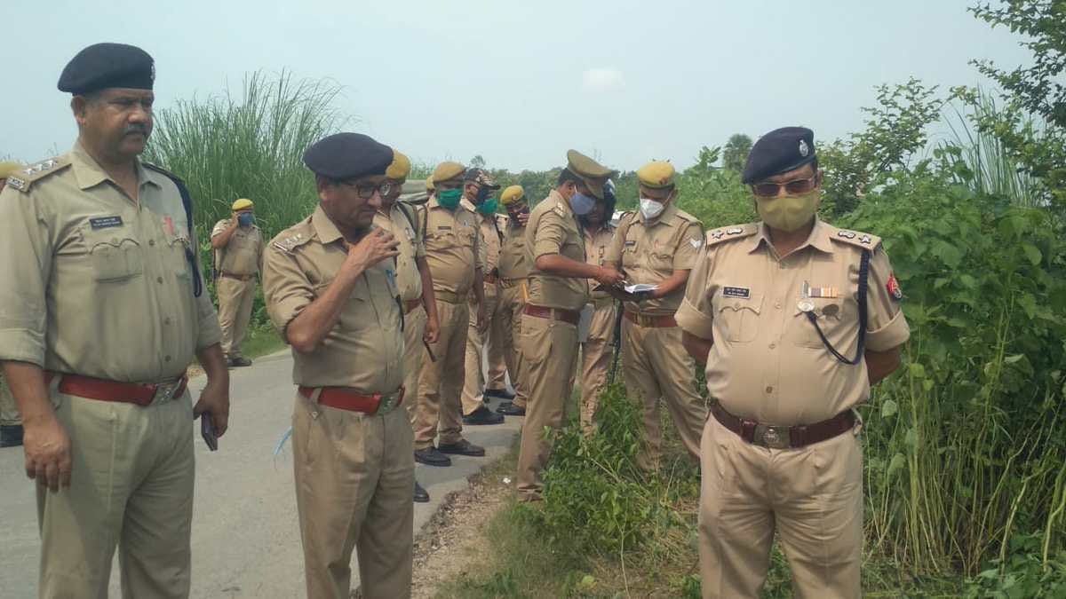 Murder in Ghazipur: Dead body thrown after killing with a sharp weapon relatives accuse those who bought land for murder 