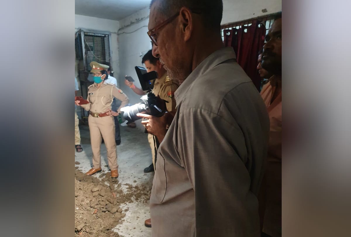 Greater noida three years ago husband killed wife two kids and friend decompose bodies in basement himself pretend dead now kasganj police arrested him