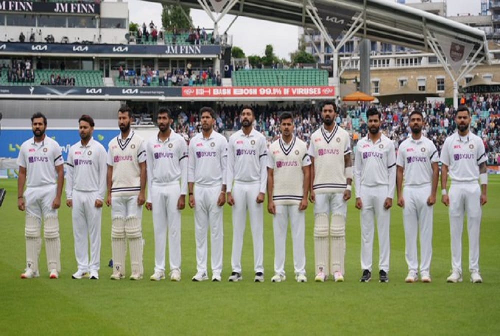 team india is sporting black armbands today to honour the demise of Shri Vasudev Paranjape