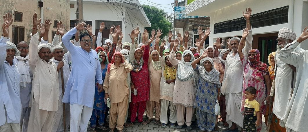 The elderly did not get pension for three months, expressed anger against the administration