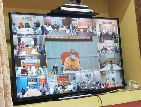 Sonbhadra's Basantia expressed her gratitude to CM Yogi Adityanath if she got the pension, said- the problem of treatment will be overcome