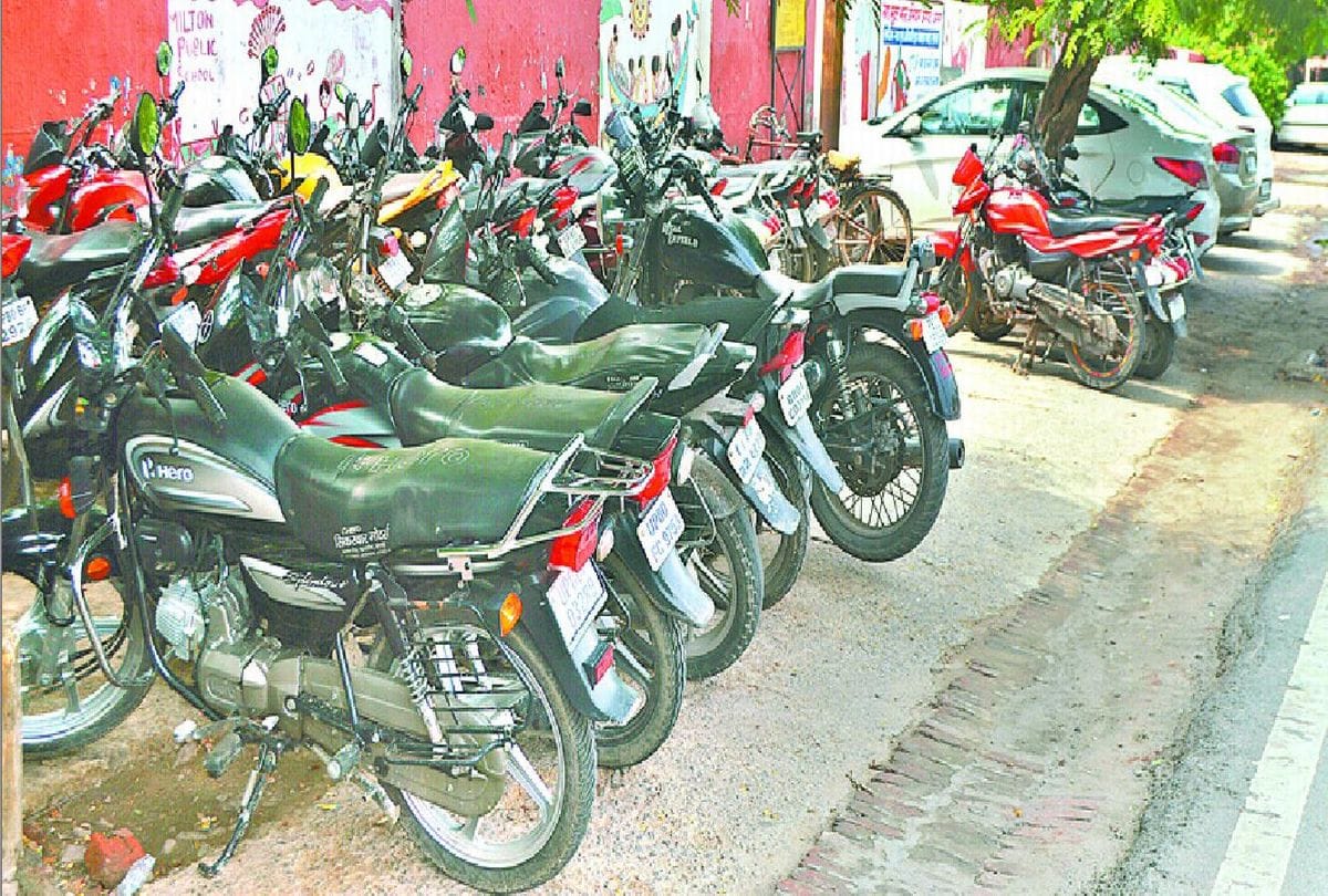 Agra Parking News: Illegal recovery in the name of parking in Agra
