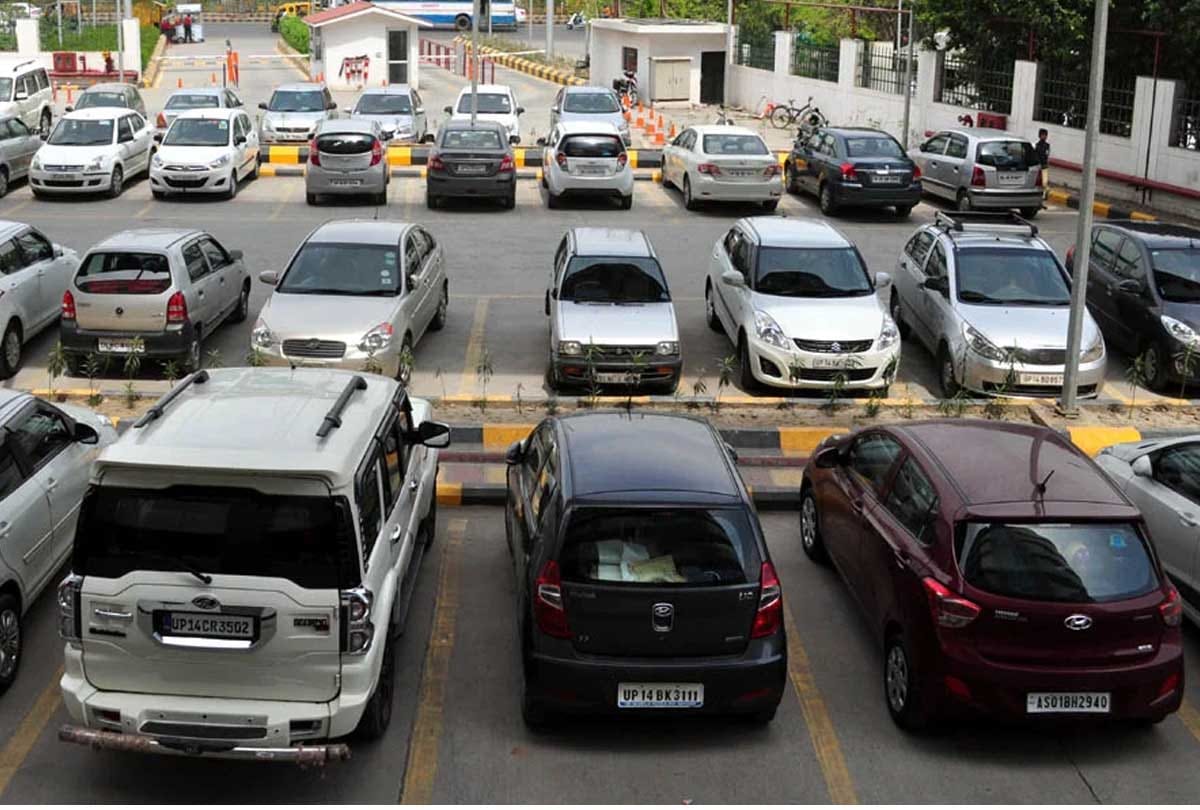 Kanpur: If the vehicle is parked somewhere other than the parking at Central, then e-challan