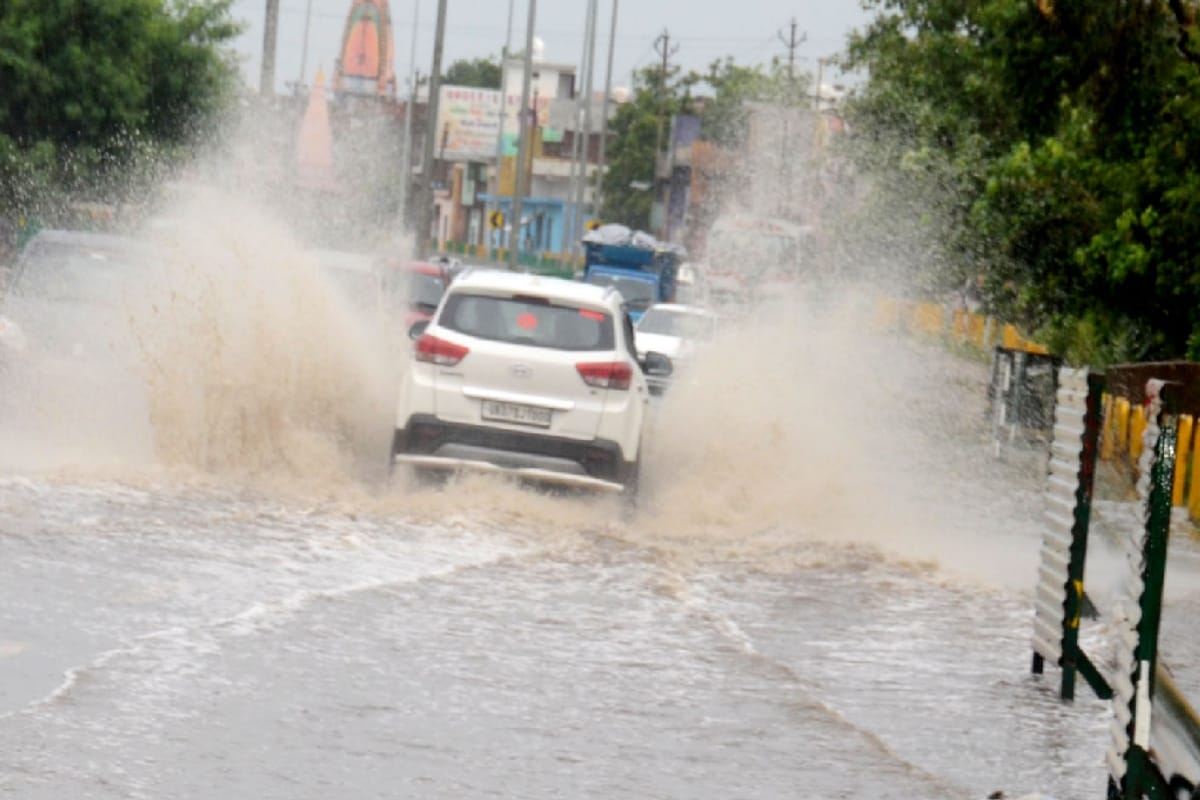 Weather News UP today: temperature dropped due to rain in western UP, chance to rain in next days