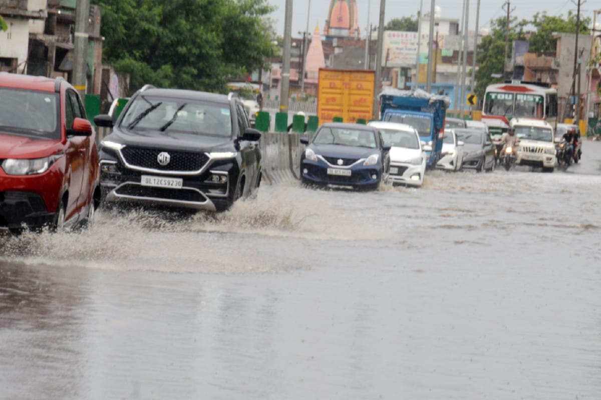 Weather News UP today: temperature dropped due to rain in western UP, chance to rain in next days