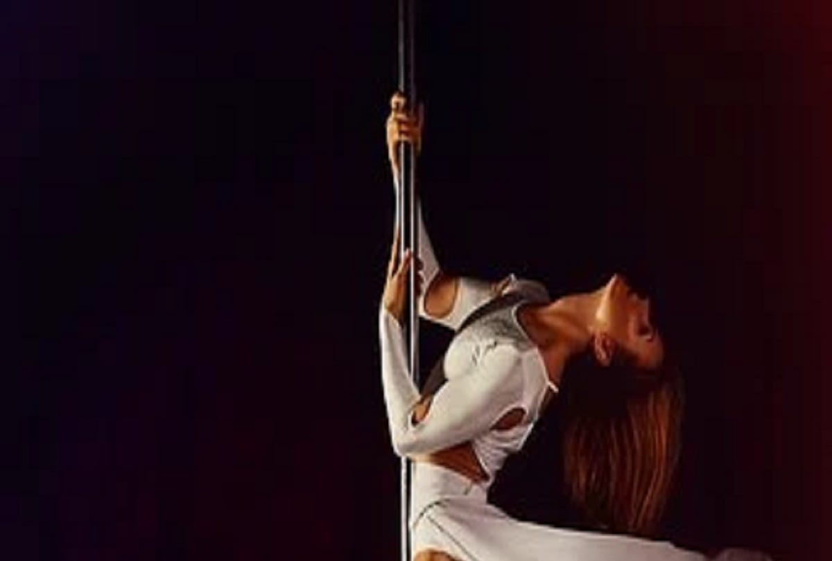 Woman Lexi Tells Parents She is a Stripper via PowerPoint in Video gets viral