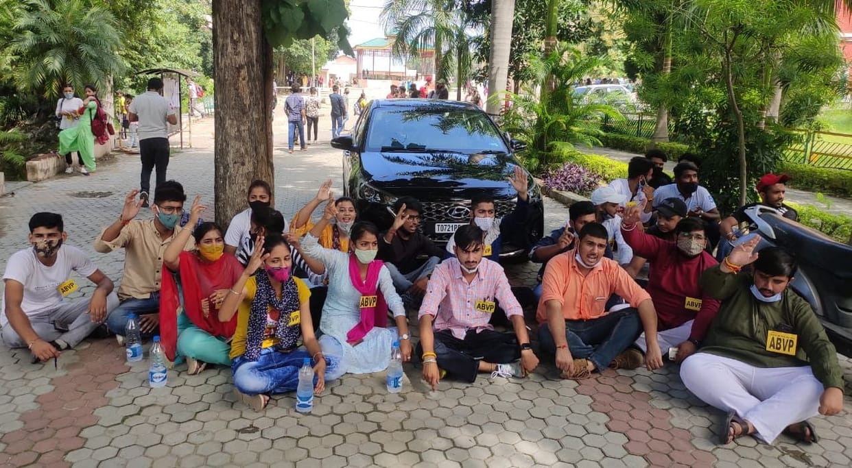 ABVP protest over parking in Una college campus