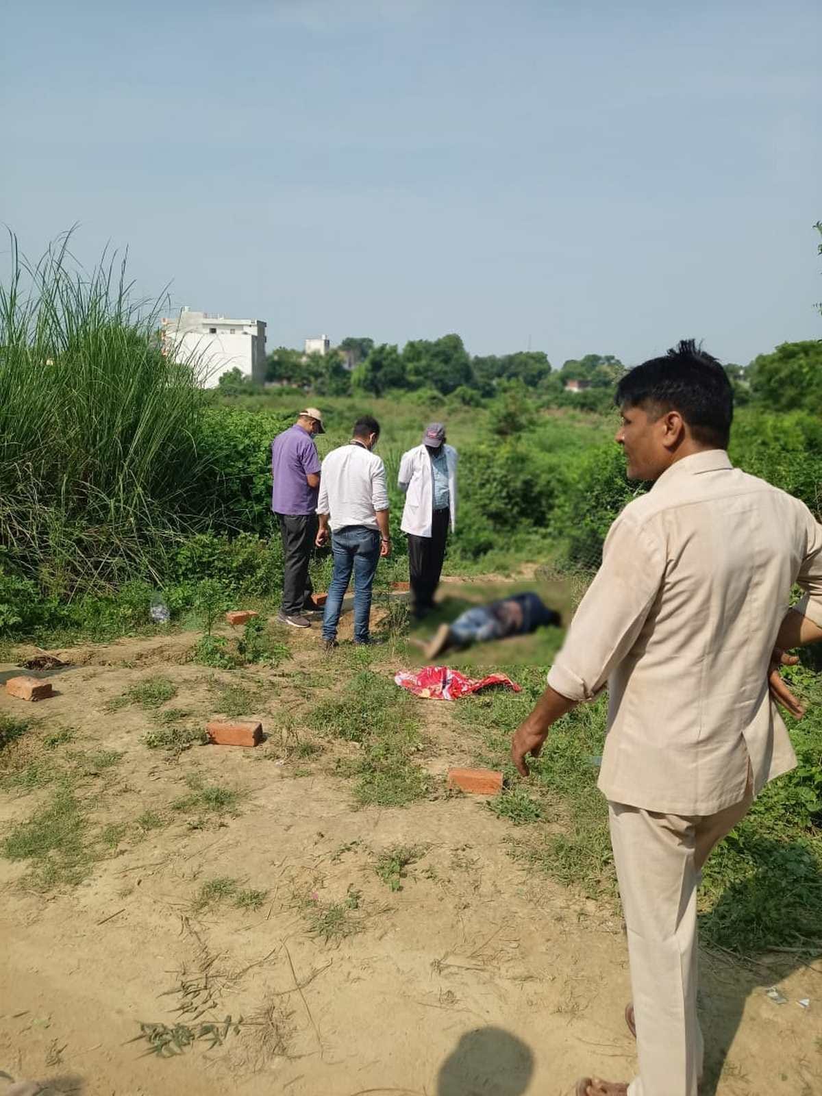 Dead body found of unknown man in varanasi