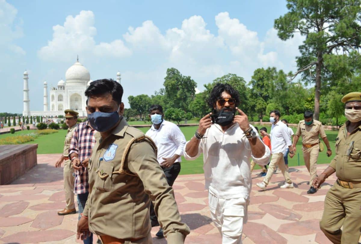 Vidhyut Jaamwal Bollywood Actor Visit Agra Taj Mahal: Bollywood Actor Vidhyut Jaamwal Visits Taj Mahal Today