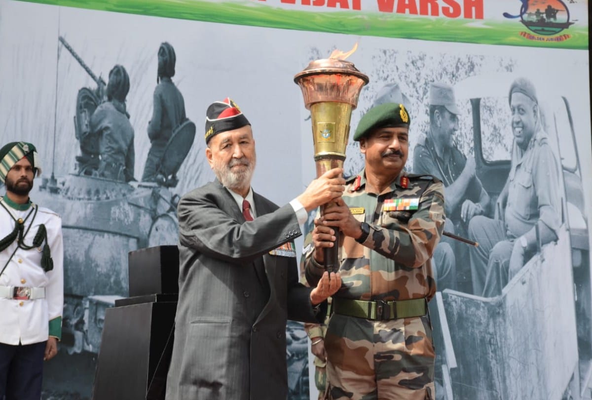 Vijay Mashaal yatra of Golden victory year on completion of 50 years of Indo-Pak war reacher manali himachal
