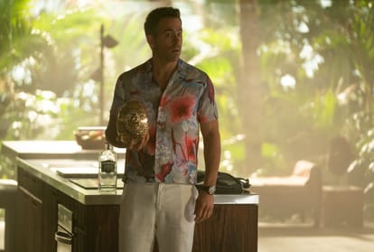 DWAYNE JOHNSON, RYAN REYNOLDS AND GAL GADOT TO HEADLINE THIS NEXT NETFLIX BLOCKBUSTER IN NOVEMBER