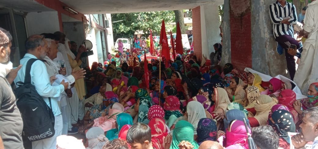 MNREGA workers protest demanding 200 days work guarantee