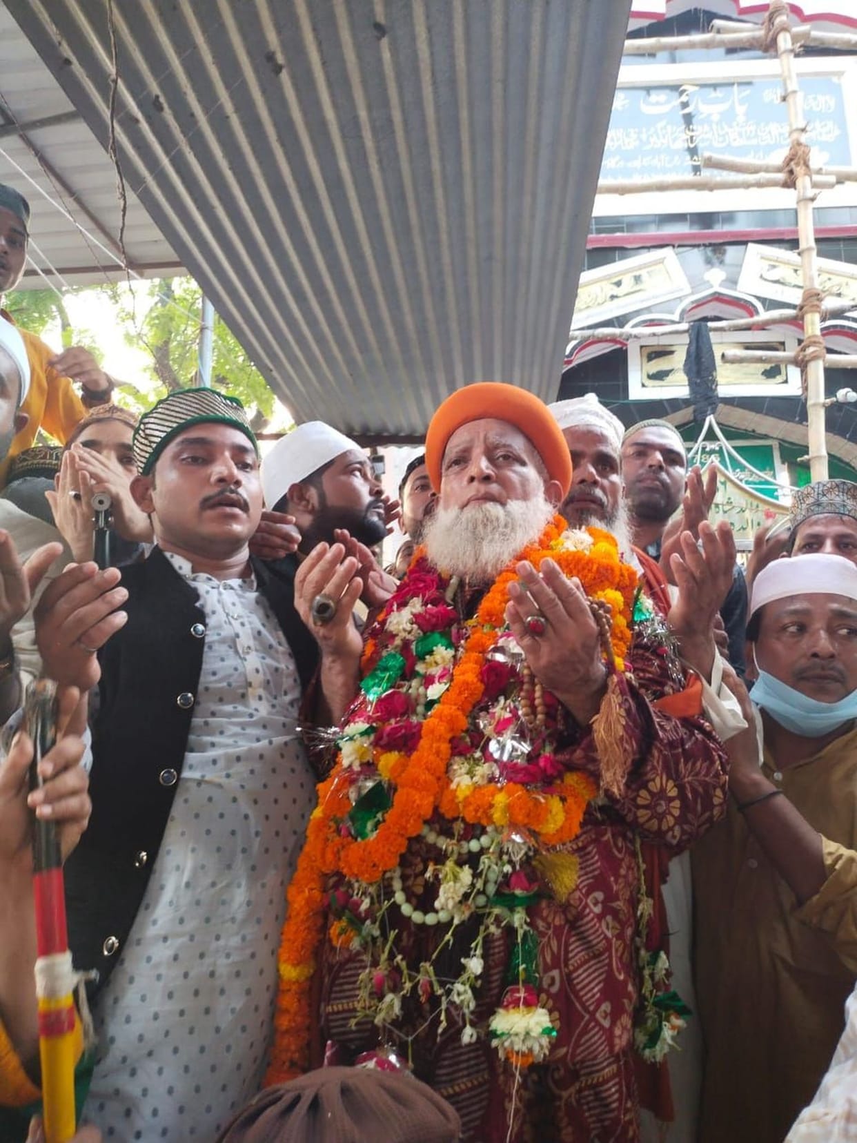 Annual Urs begins at Kichhauchha Dargah