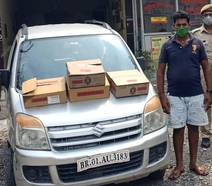 10 boxes of liquor going to Bihar recovered from the car