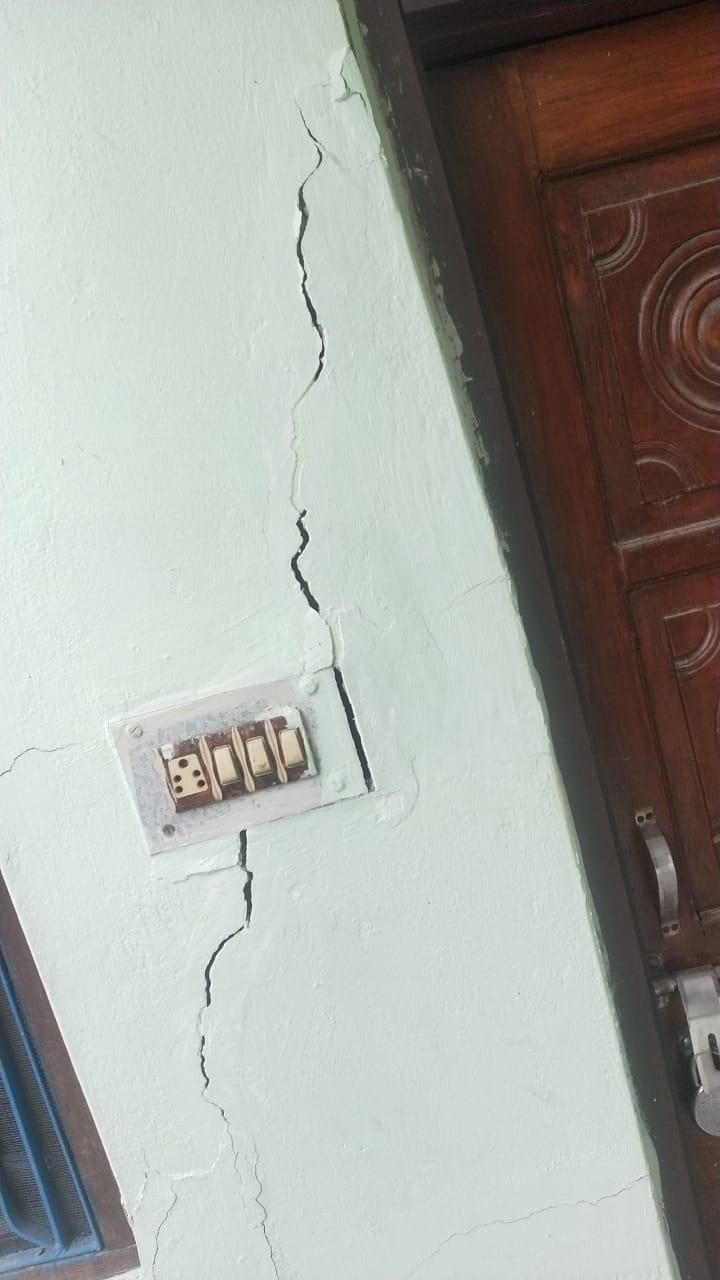 Cracks in houses due to road cutting