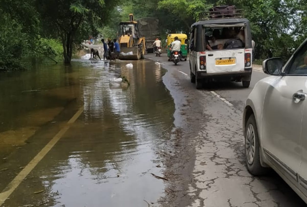 flood in gorakhpur update Ami river water came on Gorakhpur-Varanasi national highway, administration stopped traffic