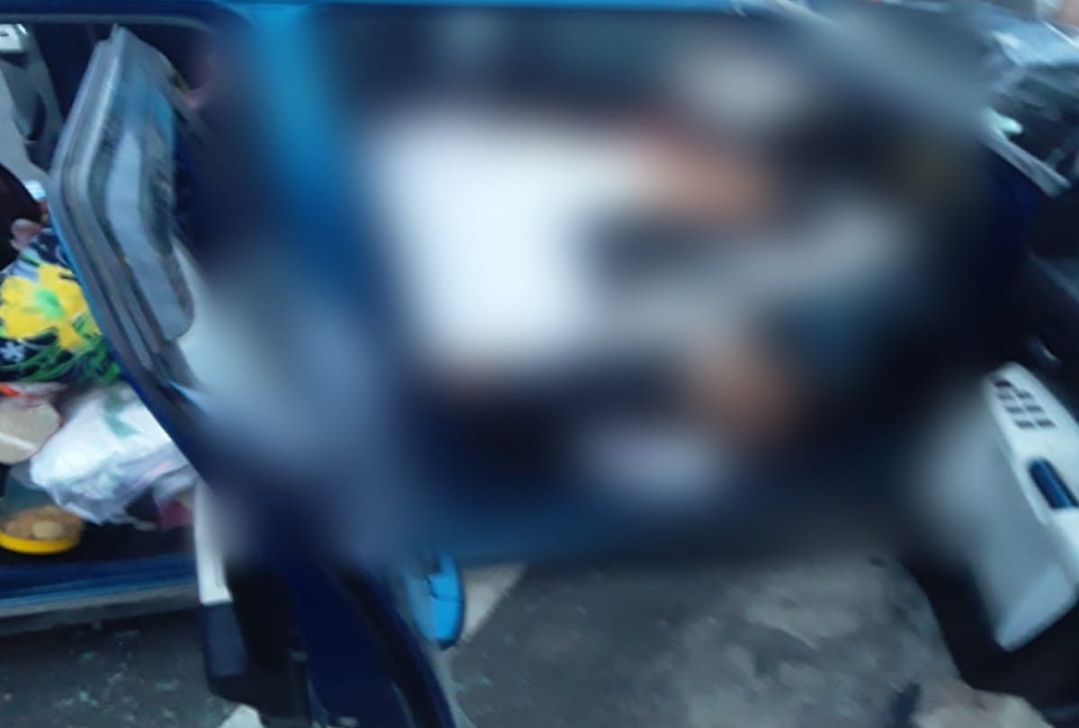 Agra Lucknow Expressway Accident News: three died after car collided with divider on Agra-Lucknow Expressway in firozabad