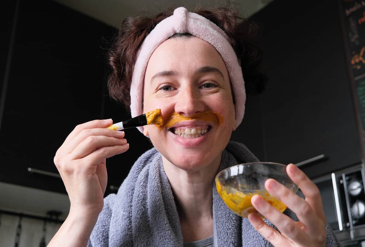 Narak Chaturdashi 2023 how to make haldi ubtan for glowing face
