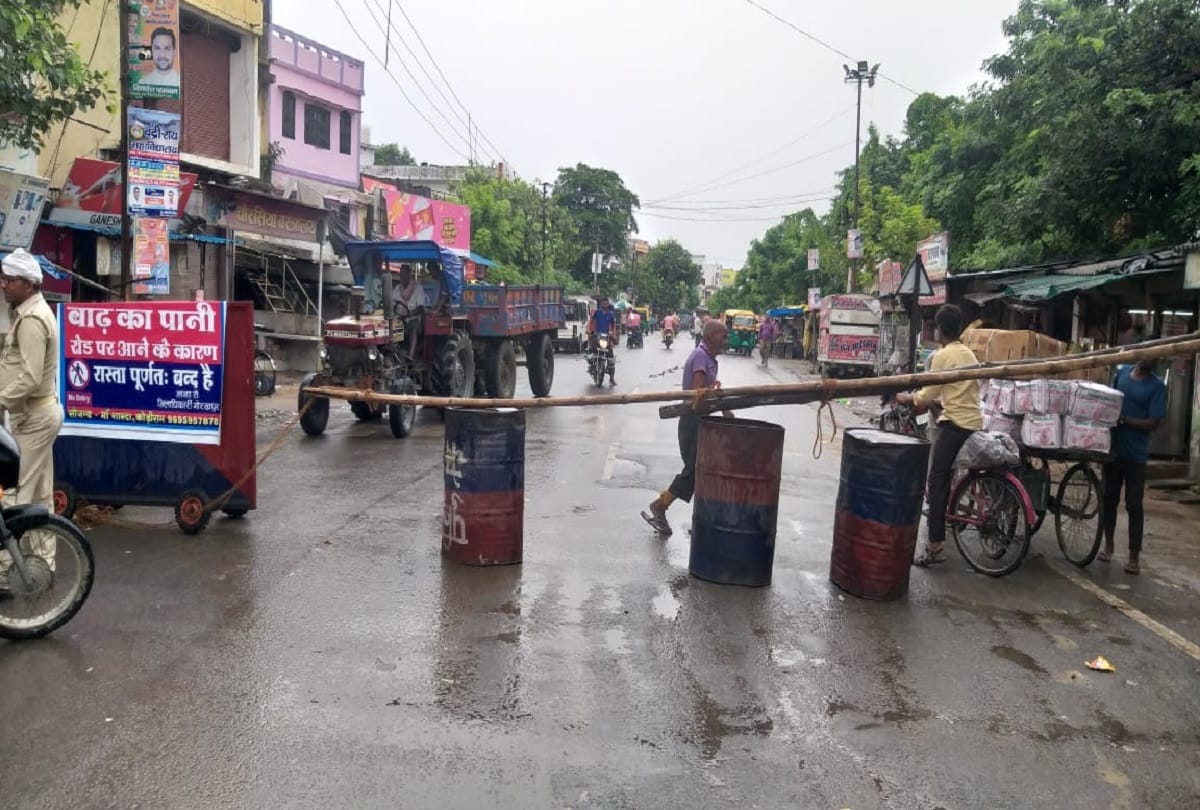 flood in gorakhpur update Ami river water came on Gorakhpur-Varanasi national highway, administration stopped traffic
