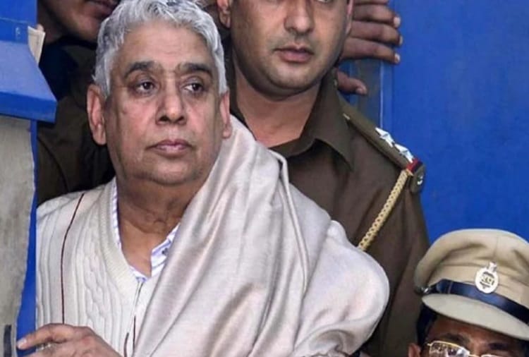 Satlok Ashram owner Rampal acquitted in case of obstructing Government Duty and Taking Hostage