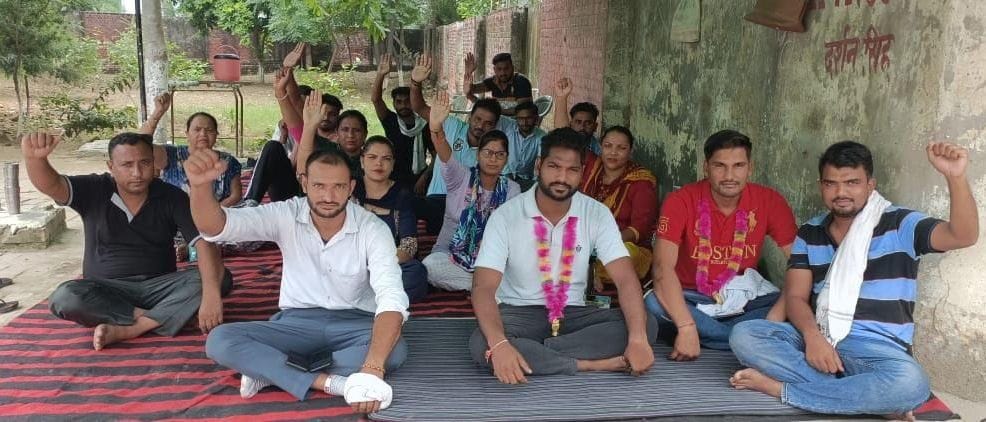 Health contract workers' hunger strike continues