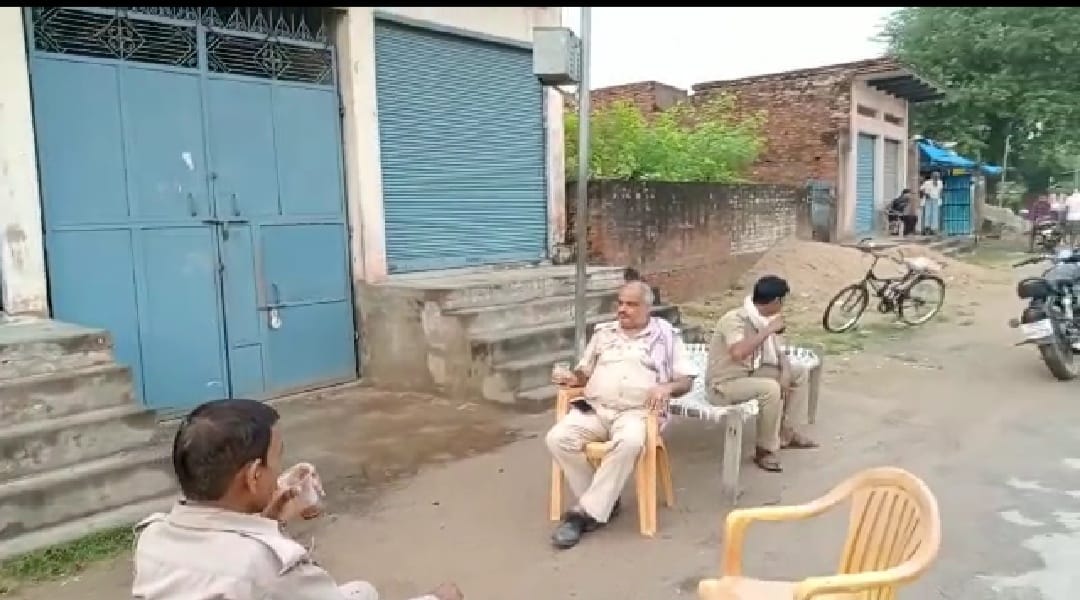 Jaunpur Administration swung into action after complaining to Deputy CM, sealing rice warehouse