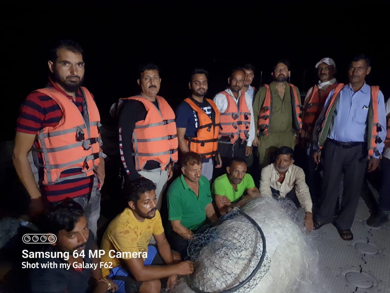 6 fisherman caught by Fisheries department