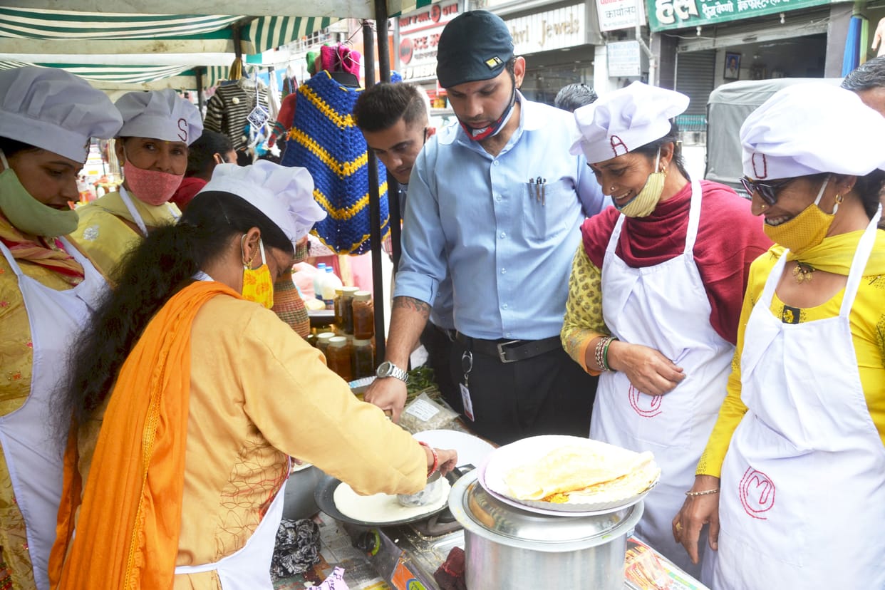 Female self help groups serves Samber and Dosa in along with traditional food Solan