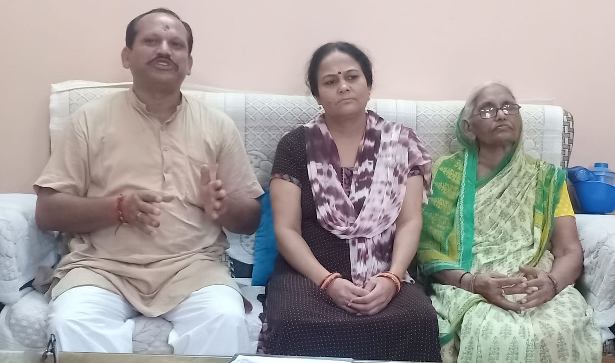 BJP accused of supporting thugs