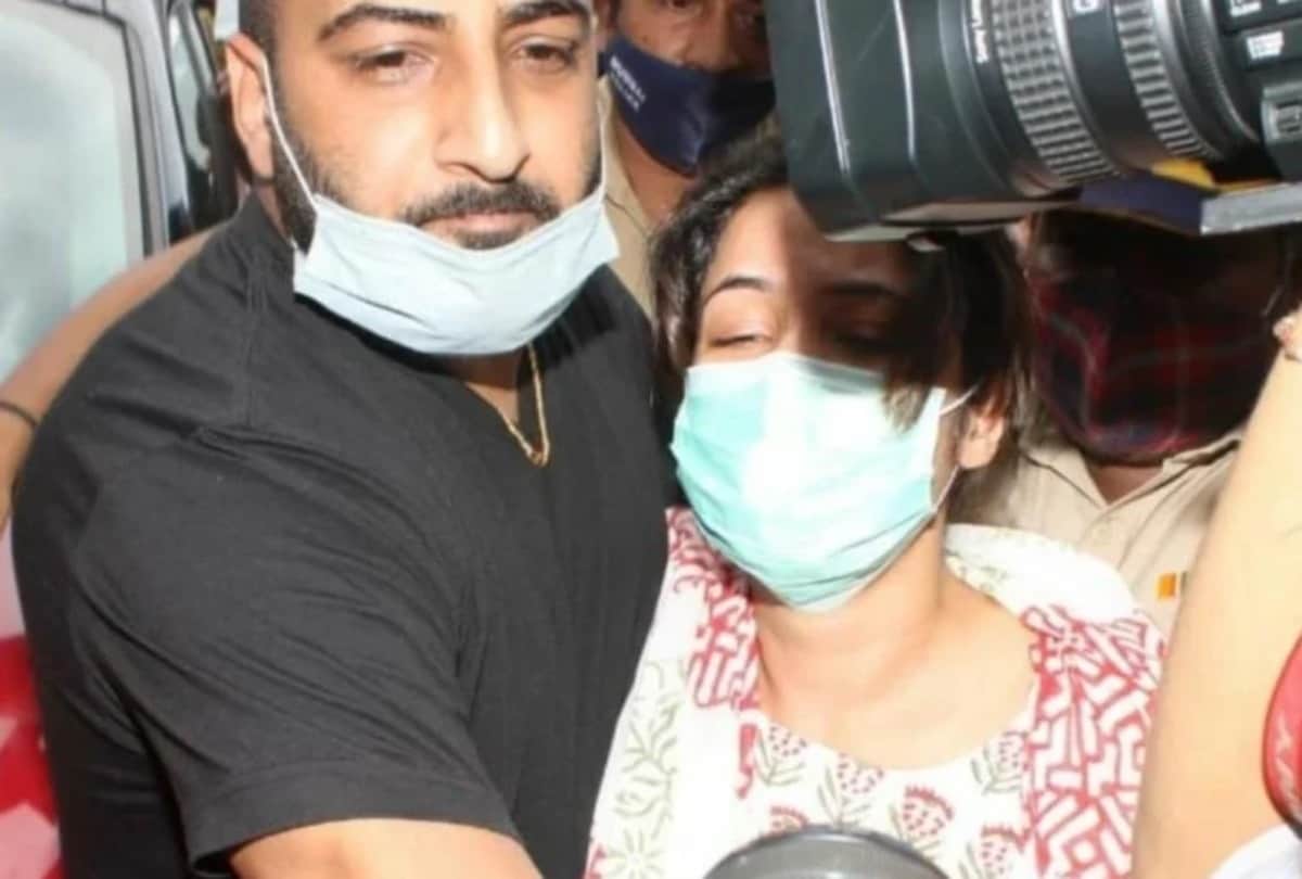 Kriti sanon slammed media houses for sidharth shukla funeral insensitive coverage says its not entertainment