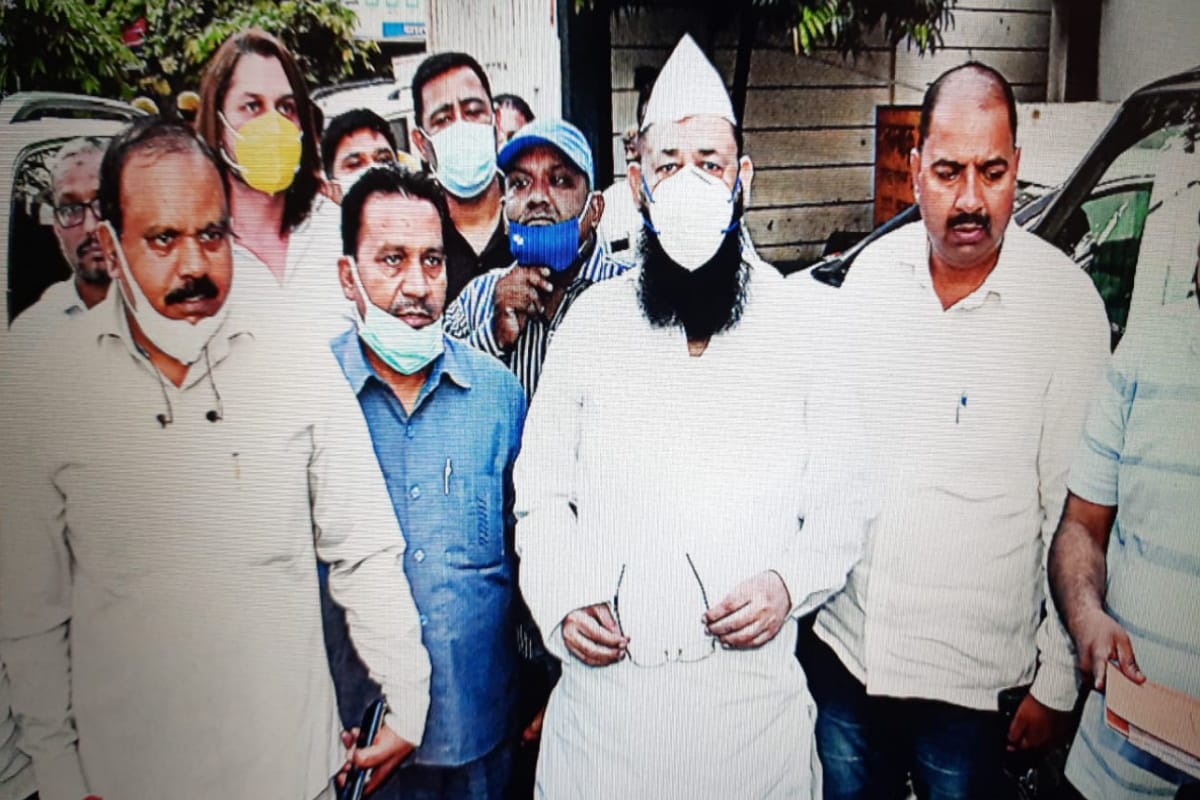 Yakub Qureshi family will file a defamation claim of five hundred crores on channel for showing a wrong Photo
