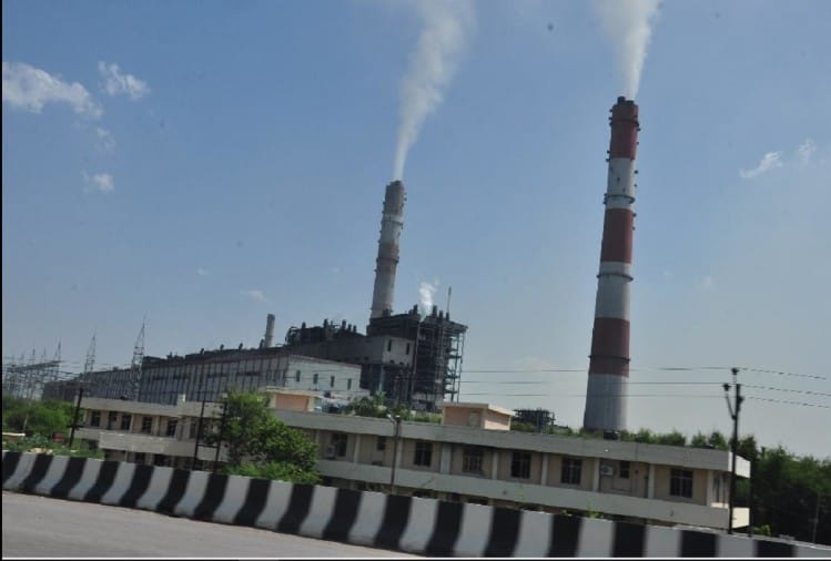 Dead body of contract worker found in obra thermal project in sonebhadra who missing from four days uproar among family members