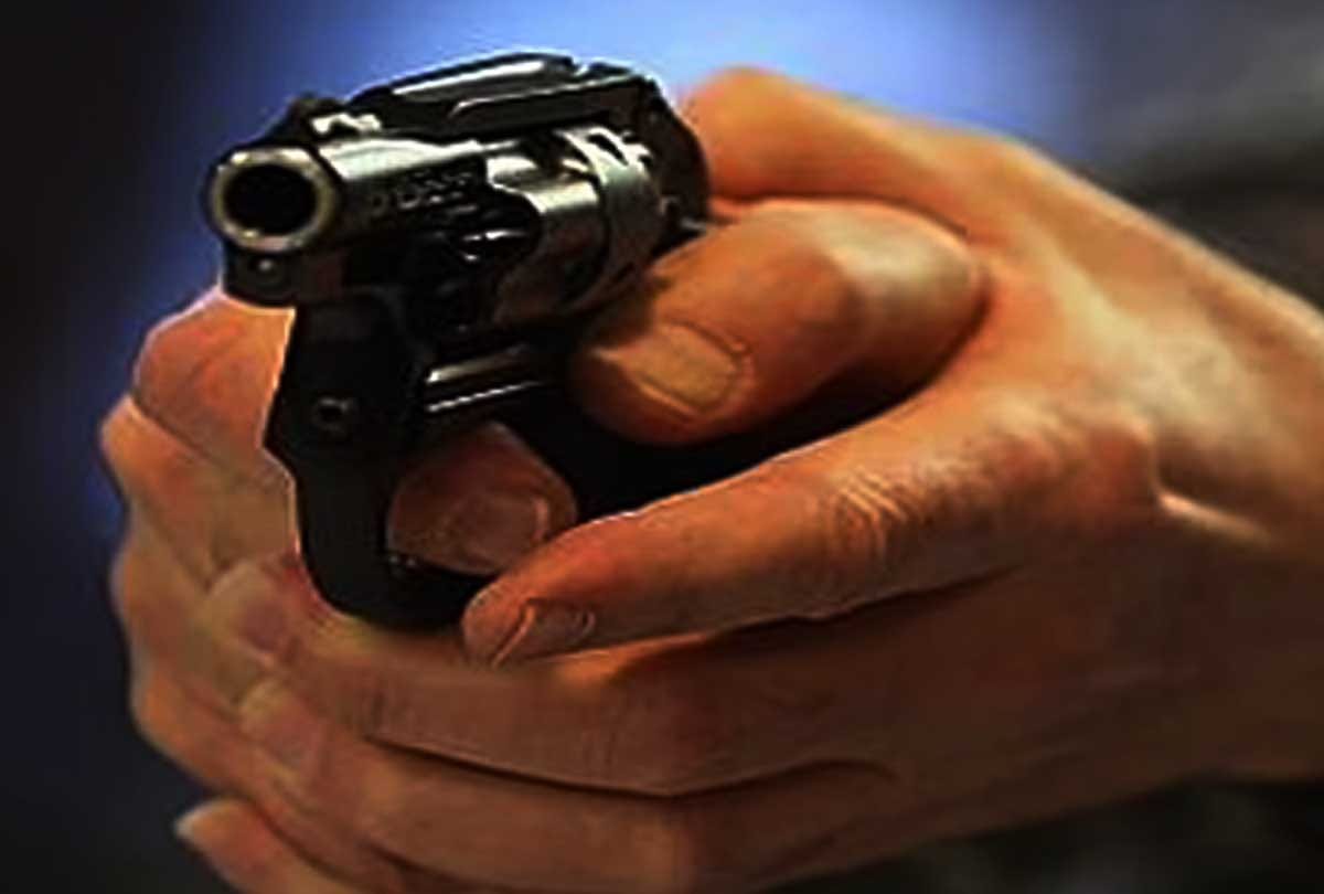 Youth Gun Fired At Agra Roof Top Restaurant Bullet Injured Weiter Cctv Footage Deleted