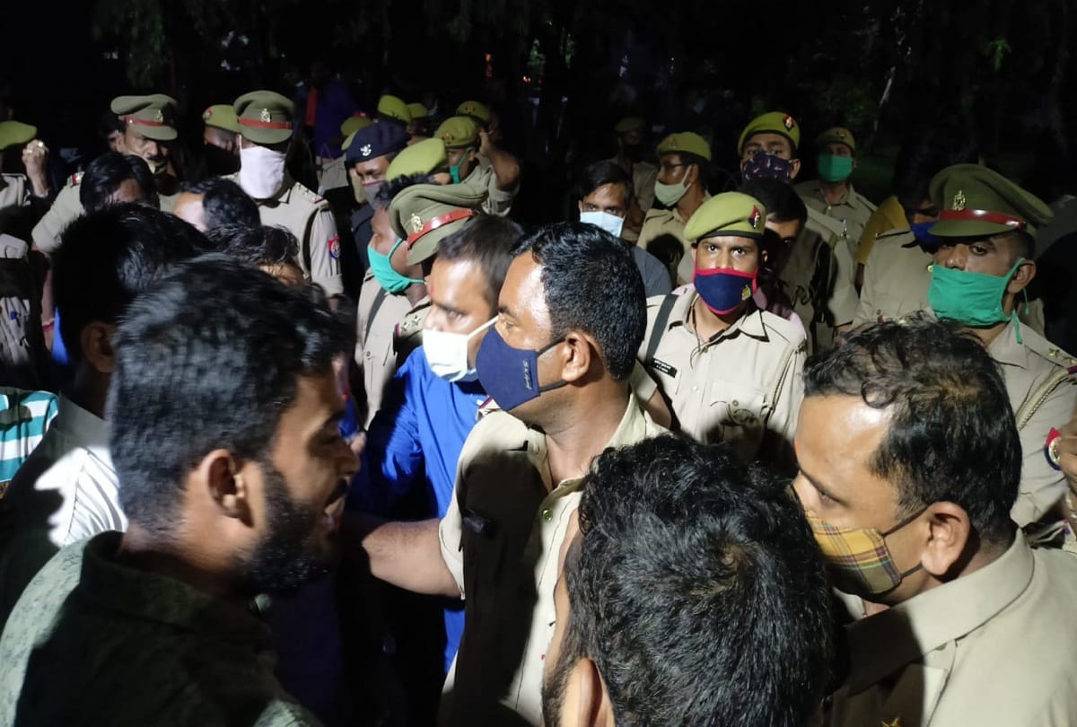 During the shooting of ayushman khurana film Doctor Ji, there was a Ruckus in Allahabad University, the force of many police stations reached