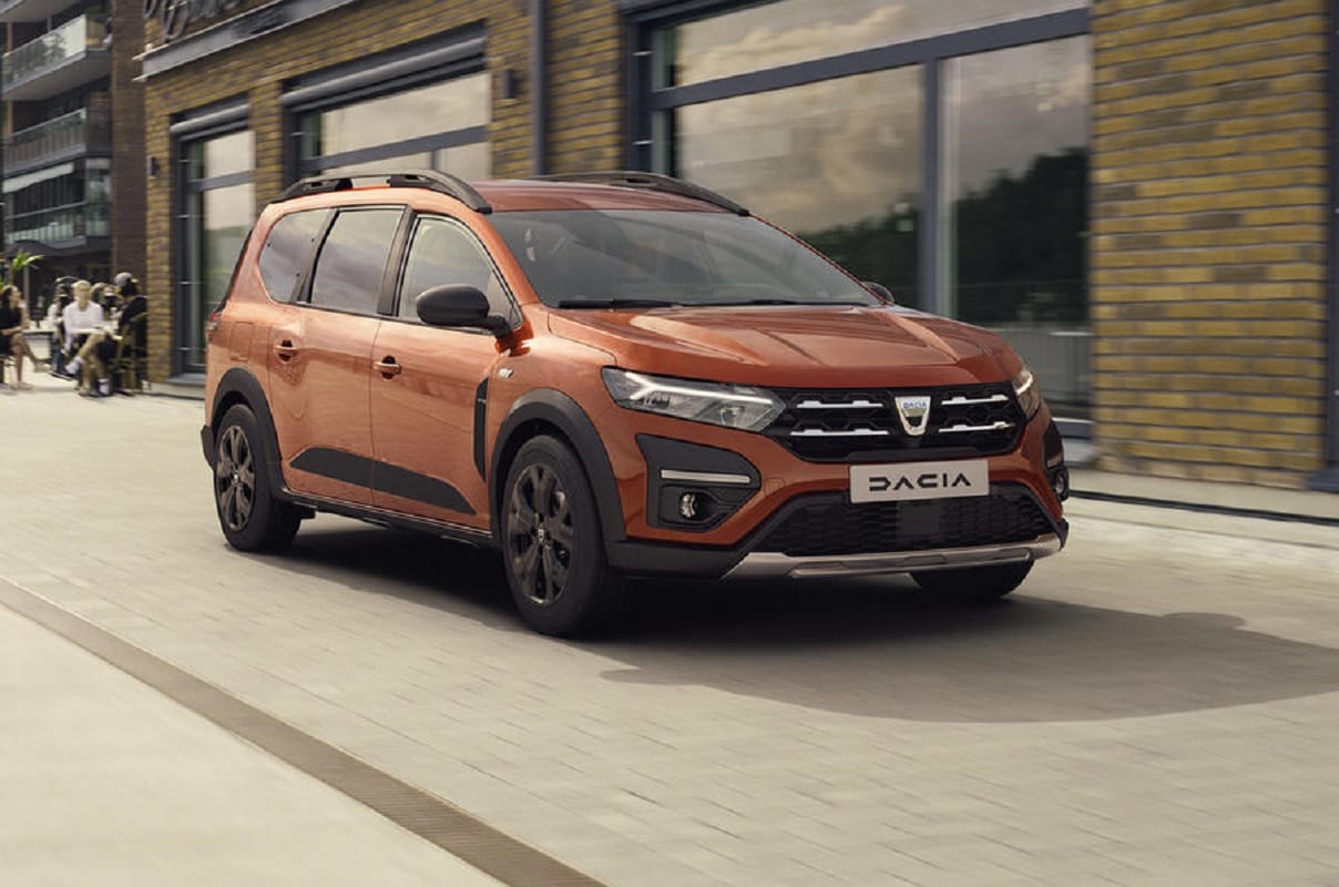 Renault Dacia Jogger launched 7-seater family car gets SUV-like styling know features specifications