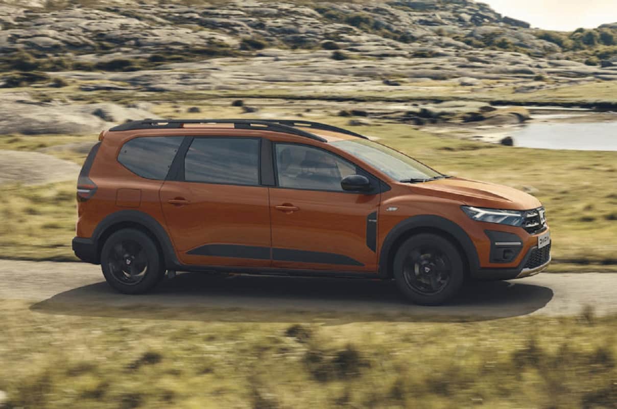 Renault Dacia Jogger launched 7-seater family car gets SUV-like styling know features specifications