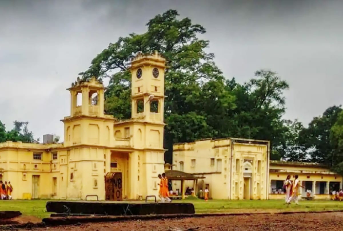 Vishwa Bharati university dispute cleared off after education minister inference